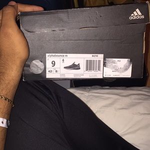 Adidas alphabounce size 9 never used